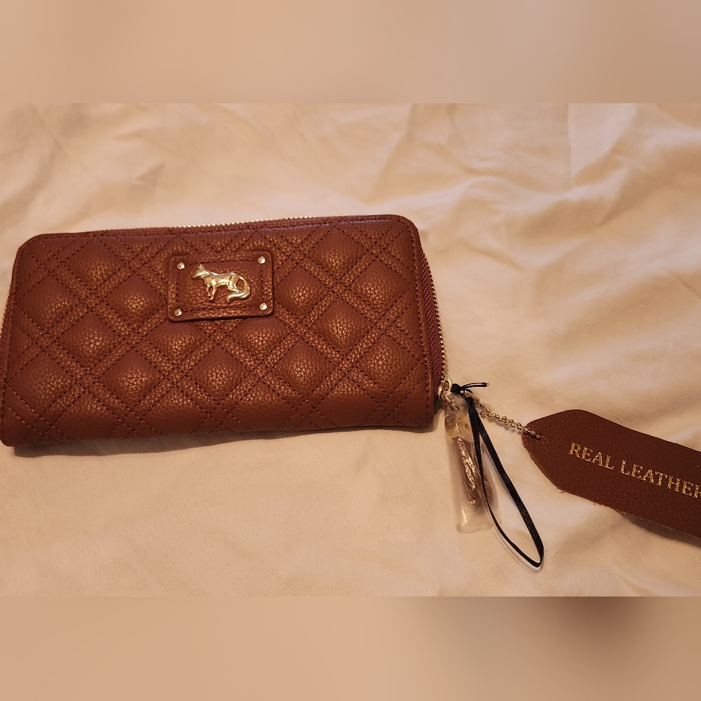 NWOT Emma Fox Brown Leather Wallet